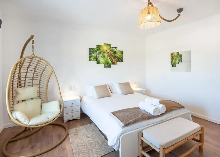 Silver Coast Apartments Tulip
